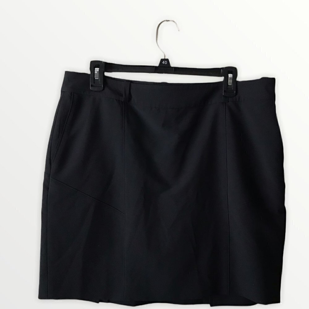 NWOT - Zero Restriction Faith Golf Skort
